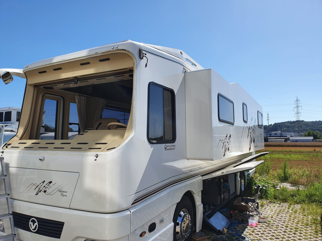 Wohnmobil & Caravan – Arbeit in der Werkstatt